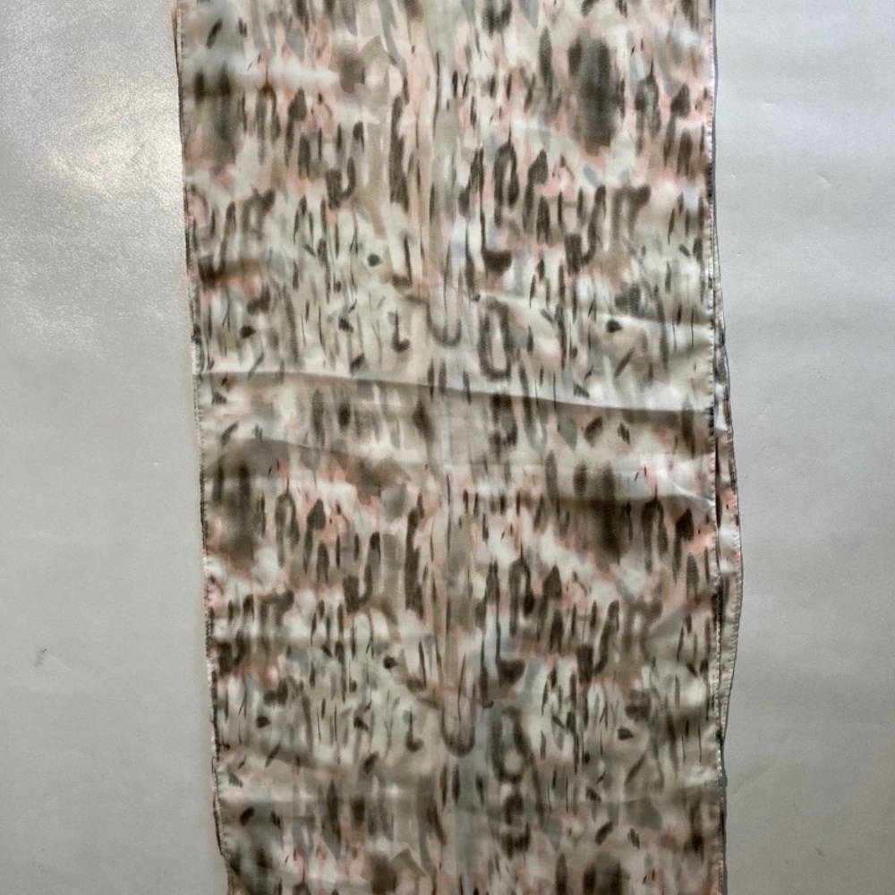 GOOD Lot Of 3 Women’s Scarfs, Floral, Pink & Gray, Sheer & Thick Scarfs - Picture 11 of 15